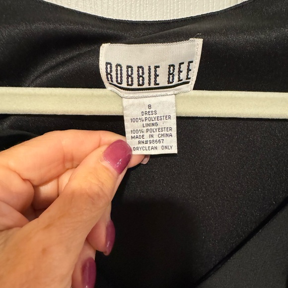 Robbie Bee Black Sleeveless Evening Dress Size 8 Knee Length Pullover - Picture 2 of 6